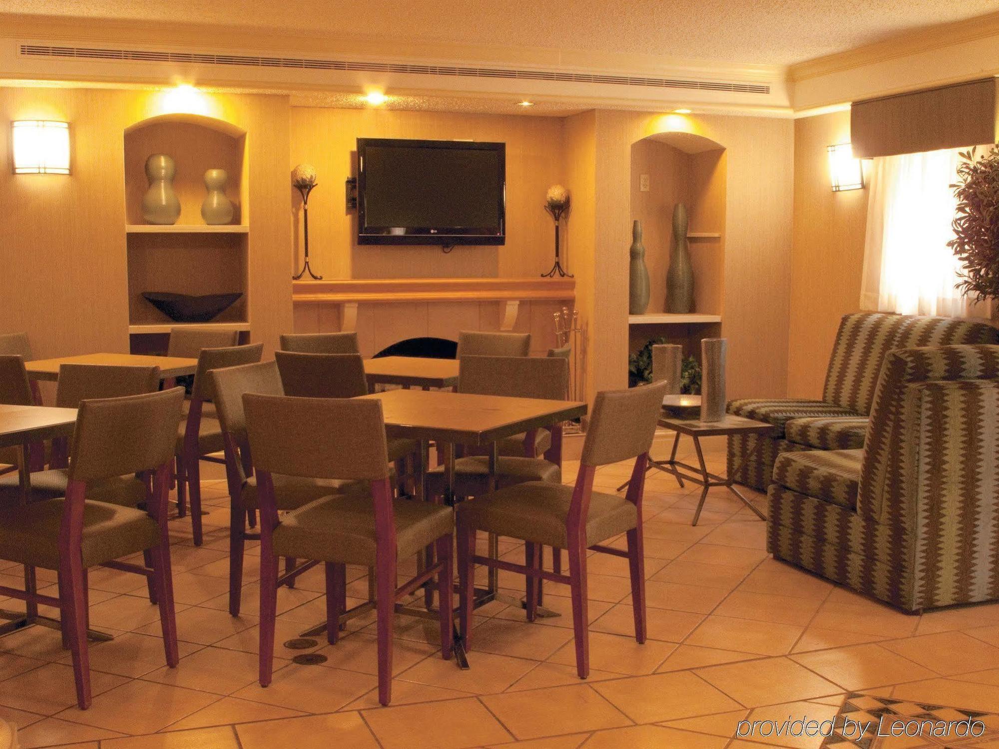 Super 8 By Wyndham The Woodlands North Hotel Bagian luar foto